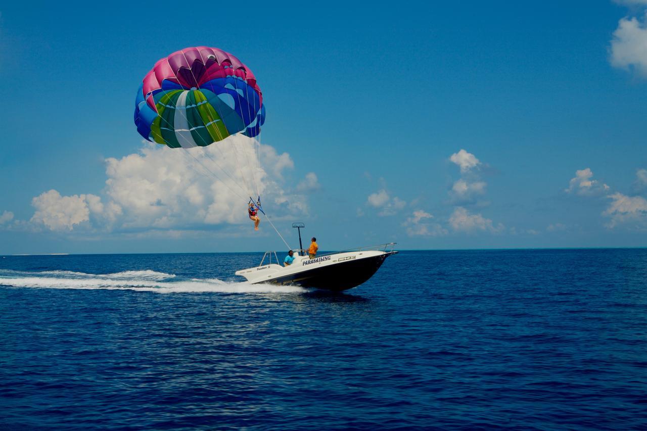 Resort Island & Kuredu